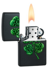 Zapalniczka Zippo Koniczynka Skulls, Black Matte