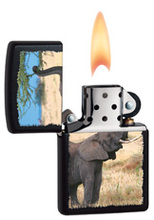 Zapalniczka Zippo Słoń na sawannie, Black Matte